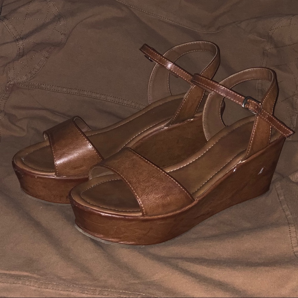 Diva London Wales Platform Wedge Sandals